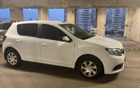 Renault Sandero II рестайлинг, 2017 год, 1 000 000 рублей, 3 фотография