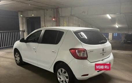 Renault Sandero II рестайлинг, 2017 год, 1 000 000 рублей, 2 фотография