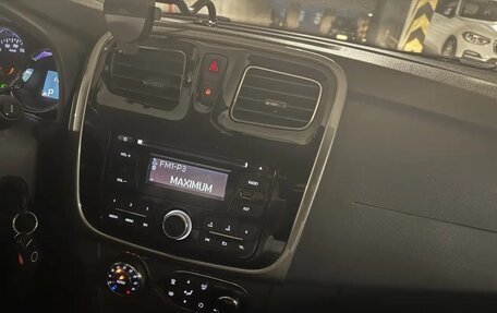 Renault Sandero II рестайлинг, 2017 год, 1 000 000 рублей, 5 фотография