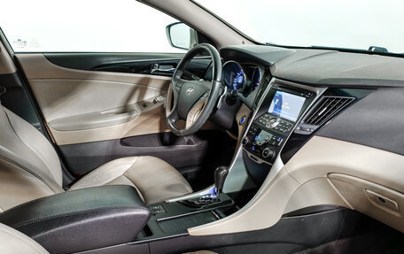 Hyundai Sonata VI, 2011 год, 949 000 рублей, 13 фотография