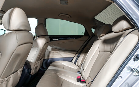 Hyundai Sonata VI, 2011 год, 949 000 рублей, 12 фотография