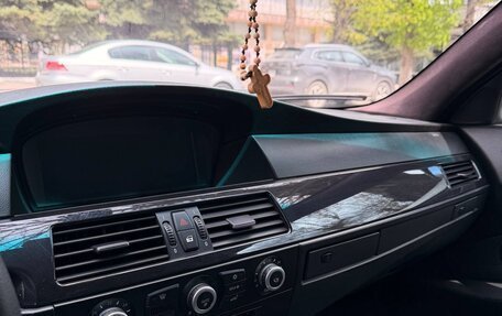 BMW 5 серия, 2008 год, 900 000 рублей, 18 фотография