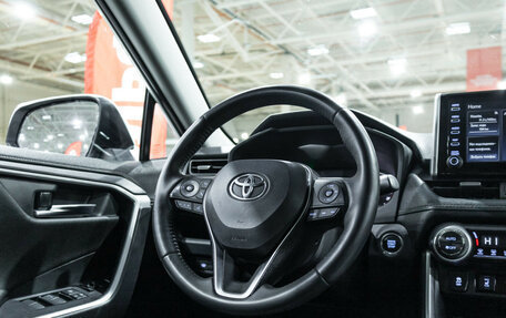 Toyota RAV4, 2021 год, 3 449 700 рублей, 21 фотография