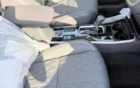 Mitsubishi Outlander III рестайлинг 3, 2022 год, 3 100 000 рублей, 9 фотография