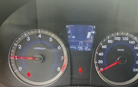 Hyundai Solaris II рестайлинг, 2012 год, 440 000 рублей, 5 фотография