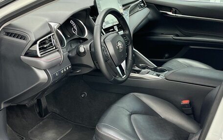 Toyota Camry, 2021 год, 2 900 000 рублей, 9 фотография