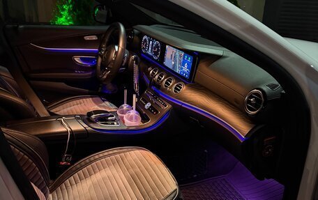 Mercedes-Benz E-Класс, 2020 год, 3 600 000 рублей, 6 фотография