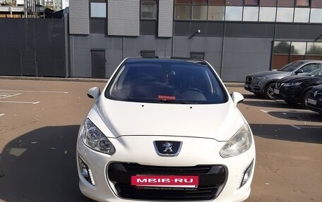 Peugeot 308 II, 2011 год, 538 000 рублей, 2 фотография