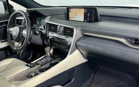 Lexus RX IV рестайлинг, 2018 год, 2 900 000 рублей, 14 фотография