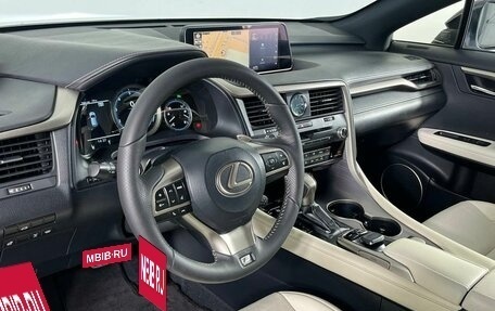 Lexus RX IV рестайлинг, 2018 год, 2 900 000 рублей, 12 фотография