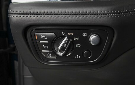 Bentley Bentayga I, 2018 год, 10 999 000 рублей, 24 фотография