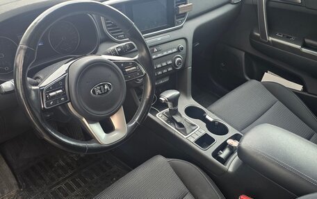 KIA Sportage IV рестайлинг, 2018 год, 2 090 000 рублей, 5 фотография