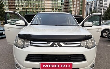 Mitsubishi Outlander III рестайлинг 3, 2013 год, 1 200 000 рублей, 1 фотография
