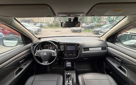 Mitsubishi Outlander III рестайлинг 3, 2013 год, 1 200 000 рублей, 10 фотография