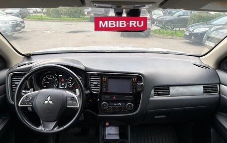 Mitsubishi Outlander III рестайлинг 3, 2013 год, 1 200 000 рублей, 9 фотография