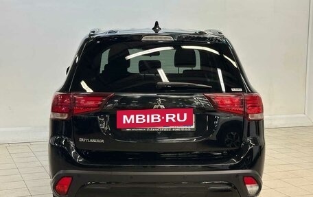 Mitsubishi Outlander III рестайлинг 3, 2021 год, 1 779 000 рублей, 3 фотография