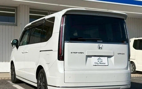 Honda Stepwgn, 2024 год, 2 200 000 рублей, 5 фотография
