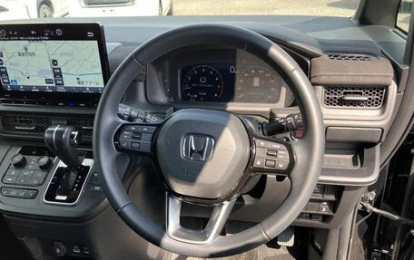 Honda Stepwgn, 2023 год, 2 200 000 рублей, 7 фотография