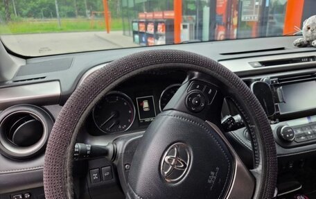Toyota RAV4, 2016 год, 2 600 000 рублей, 2 фотография