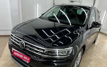 Volkswagen Tiguan II, 2018 год, 2 750 000 рублей, 2 фотография