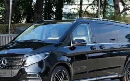 Mercedes-Benz V-Класс, 2023 год, 15 864 626 рублей, 3 фотография