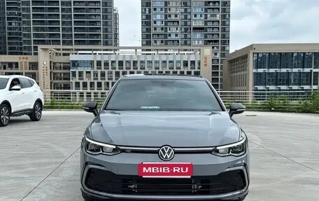 Volkswagen Golf VIII, 2023 год, 1 590 000 рублей, 2 фотография