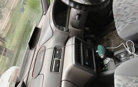 Nissan Prairie III, 1998 год, 400 000 рублей, 2 фотография