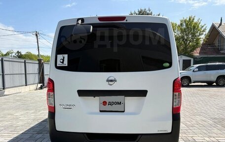 Nissan NV350 Caravan I, 2017 год, 2 450 000 рублей, 6 фотография