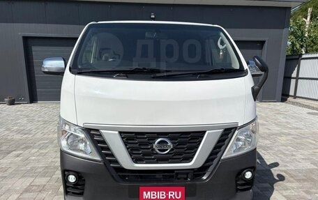 Nissan NV350 Caravan I, 2017 год, 2 450 000 рублей, 2 фотография