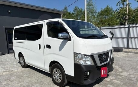 Nissan NV350 Caravan I, 2017 год, 2 450 000 рублей, 3 фотография