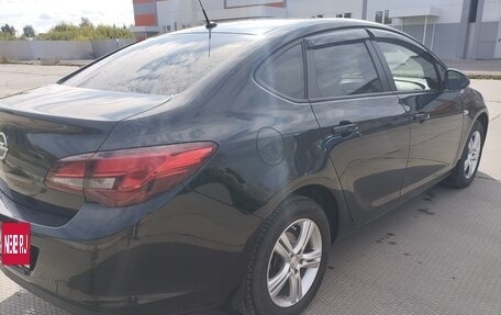 Opel Astra J, 2013 год, 895 000 рублей, 4 фотография