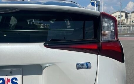 Toyota Prius IV XW50, 2022 год, 1 600 000 рублей, 18 фотография