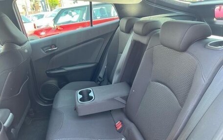 Toyota Prius IV XW50, 2022 год, 1 600 000 рублей, 38 фотография