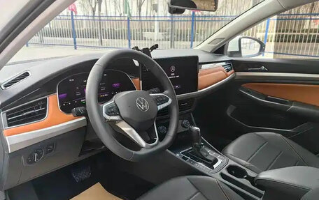 Volkswagen Bora, 2022 год, 1 247 000 рублей, 8 фотография