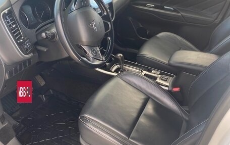 Mitsubishi Outlander III рестайлинг 3, 2020 год, 2 275 000 рублей, 7 фотография