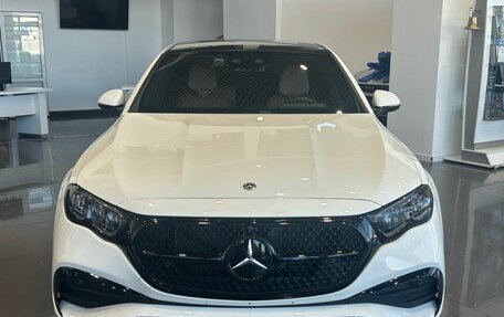 Mercedes-Benz E-Класс, 2024 год, 6 499 000 рублей, 2 фотография