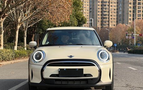 MINI Hatch, 2023 год, 2 170 700 рублей, 2 фотография