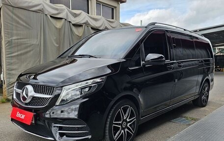 Mercedes-Benz V-Класс, 2023 год, 8 900 000 рублей, 1 фотография