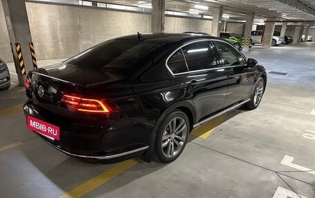 Volkswagen Passat B8 рестайлинг, 2018 год, 1 990 000 рублей, 4 фотография