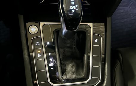 Volkswagen Passat B8 рестайлинг, 2018 год, 1 990 000 рублей, 30 фотография