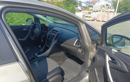 Opel Astra J, 2011 год, 570 000 рублей, 6 фотография