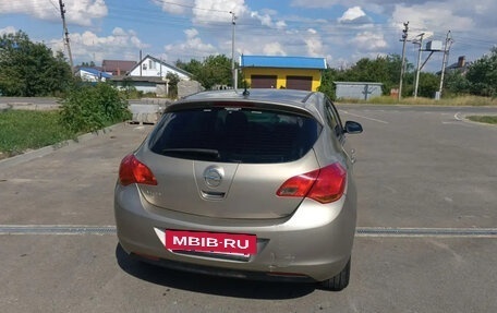 Opel Astra J, 2011 год, 570 000 рублей, 3 фотография