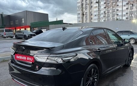Toyota Camry, 2022 год, 3 150 000 рублей, 4 фотография