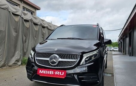 Mercedes-Benz V-Класс, 2023 год, 8 900 000 рублей, 3 фотография