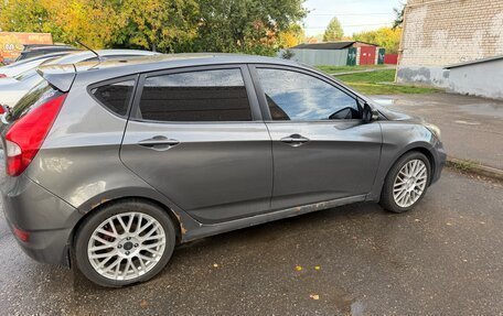 Hyundai Solaris II рестайлинг, 2012 год, 550 000 рублей, 2 фотография