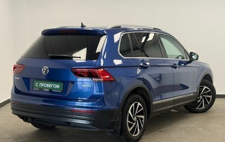 Volkswagen Tiguan II, 2018 год, 2 799 000 рублей, 2 фотография