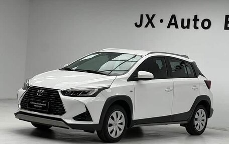 Toyota Yaris XP150 рестайлинг, 2022 год, 1 350 000 рублей, 5 фотография