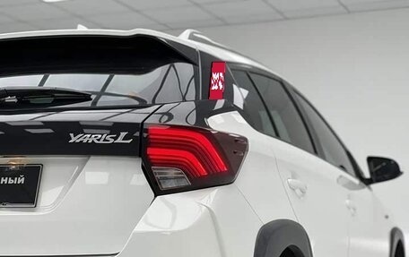 Toyota Yaris XP150 рестайлинг, 2022 год, 1 350 000 рублей, 2 фотография