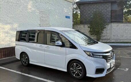 Honda Stepwgn IV, 2020 год, 2 300 000 рублей, 1 фотография