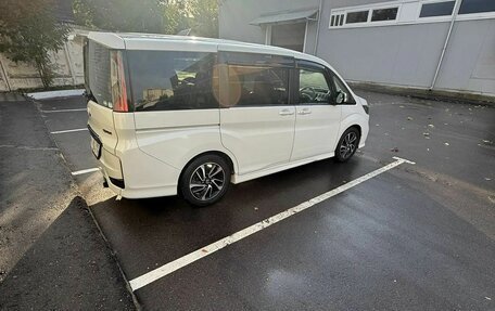 Honda Stepwgn IV, 2020 год, 2 300 000 рублей, 2 фотография